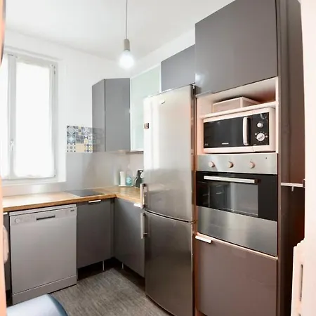 Elegante At The Gates Of Paris Apartment